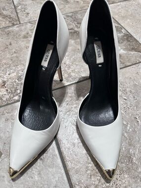 GUESS White Pointed-Toe Pumps with Gold-Tone Cap